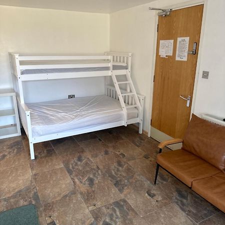 Barrs Court Beds Hotell Warmley Eksteriør bilde